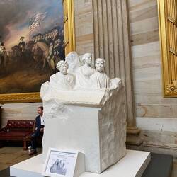 Statue honouring the vote for women