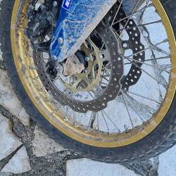 Trotz der ständigen Bachdurchquerungen sammelt sich Patina an 😇