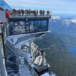 Bergstation mit leichtem Überhang. 🙃