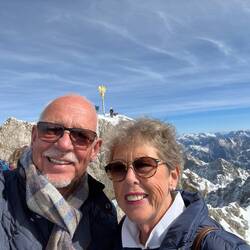 Ganz nah unter dem Gipfelkreuz!