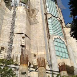 Hier entsteht noch die Hoffnungs- oder Gloria-Fassade.