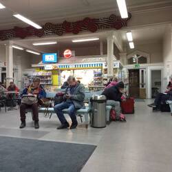 Das ist die gesamte Bahnhofshalle 😂