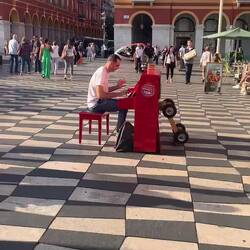 Entertainment in Place Massena