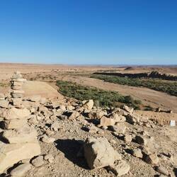 Touristen bauen gerne Steinmänchen