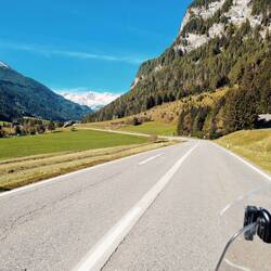 Richtung Obertauern lacht dann schon der prophezeite Schnee entgegen.
