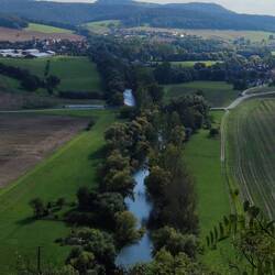 Blick von der Bastei auf das Saaletal und die Leuchtenburg