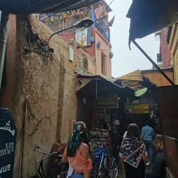 Restaurant im Souk mit Dachterrasse