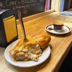 Allan enjoyed this chicken and aioli tortilla for lunch. The variety of tortillas amazes us!