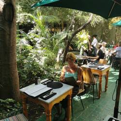 Ein kleiner Snack Mittags mit Vorfreude auf den Abend