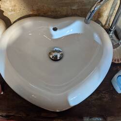 Heart shape sink in Ages restaurant ❤️