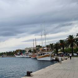 Makarska- warten auf die Fähre