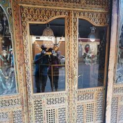 Spieglein, Spieglein in der Tür, wer sind die schönsten Touristen hier?