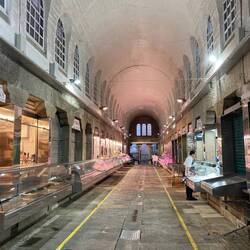 Markthalle am Morgen