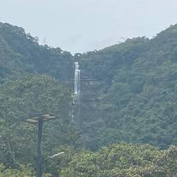 Vandfaldet på lang afstand