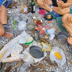 Picknick in the car park in Valbona