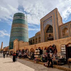 Kalta Minor Minarett und Mohammed Amin Khan Madresa