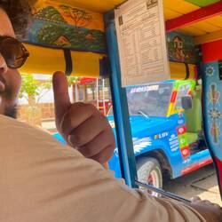 Simon er glad for tuk-tuk tur