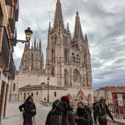 Pilgrim cluster leaving Burgos 0800