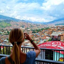 Blick von Comuna 13 auf Medellin
