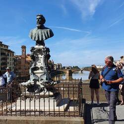 Cellinibüste auf der Vecchibrücke - Architekt der Vecchibrücke Taddeo Gaddi