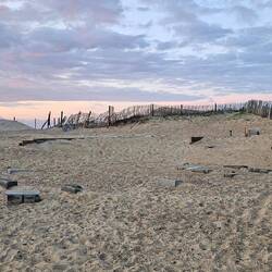 Im März 2026 ist die Strandbar nahezu spurlos verschwunden 😳.