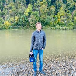 Daniel an der Donau mitm 6er Klosterbier