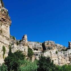 Felsformationen um Archäologischen Park