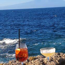 Aperitif mit Ätnablick