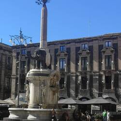 Auf der Piazza Centrale di Catania