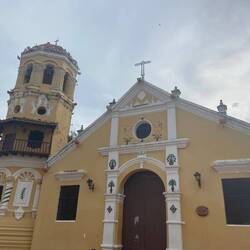 Anden flot kirke som ligger lige ned til floden