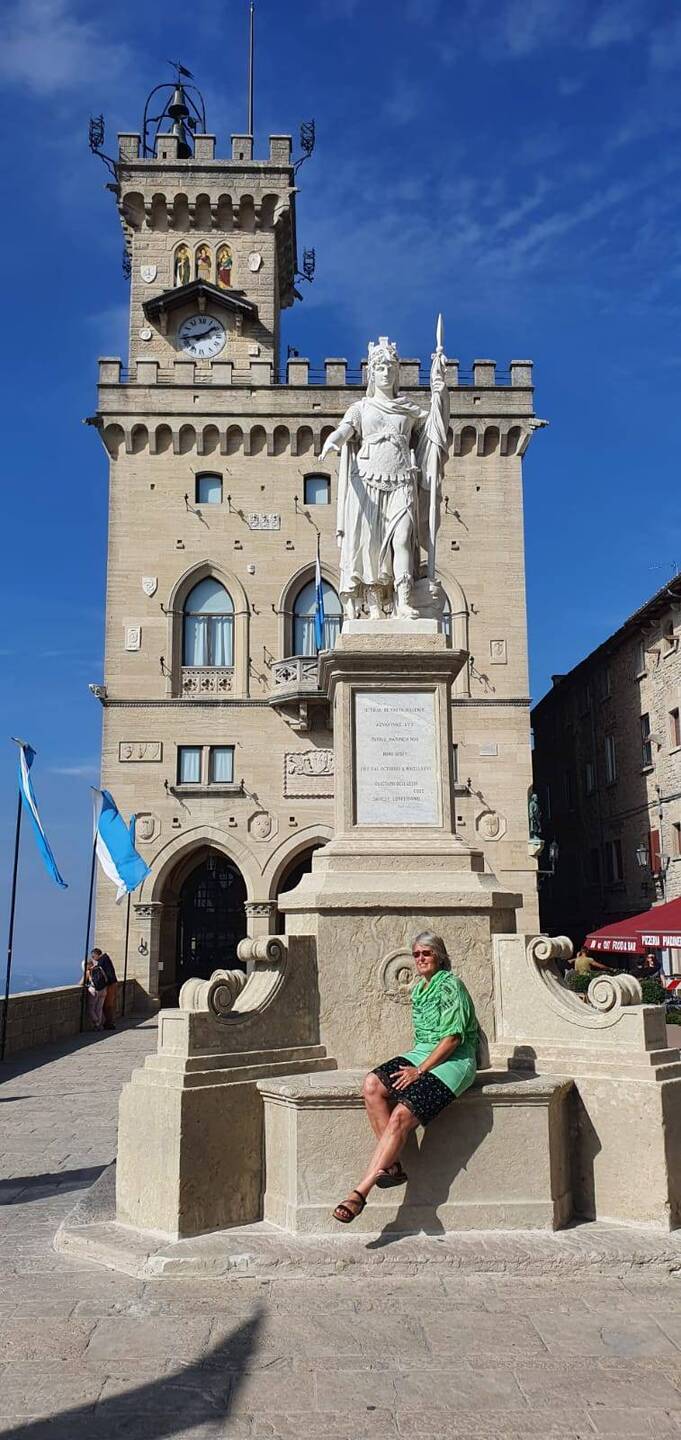 Public Palaca
