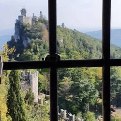 Blick zum Tower " Cesta", rechts Tower "Montale"