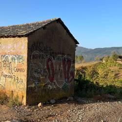 Always follow the yellow arrows!