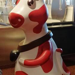 Das Maskottchen der Käserei