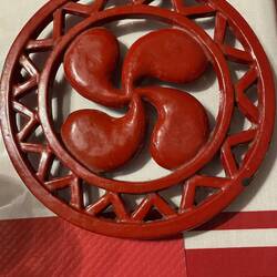 The basque flag on the trivet