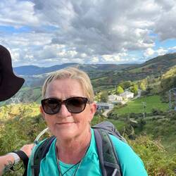 Annette and i - almost at Alto de Poio