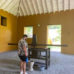 Noget der bruges til at lave sukker, honning eller rom