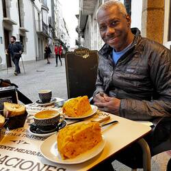 Breakfast in Melide: the biggest tortilla slices so far!