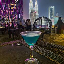 Lecker Cocktail with a view