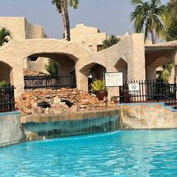 Der Pool bei der Lodge