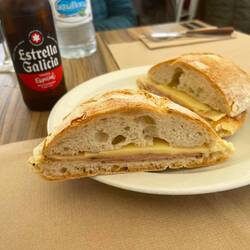 Elizabeth's delicious sandwich