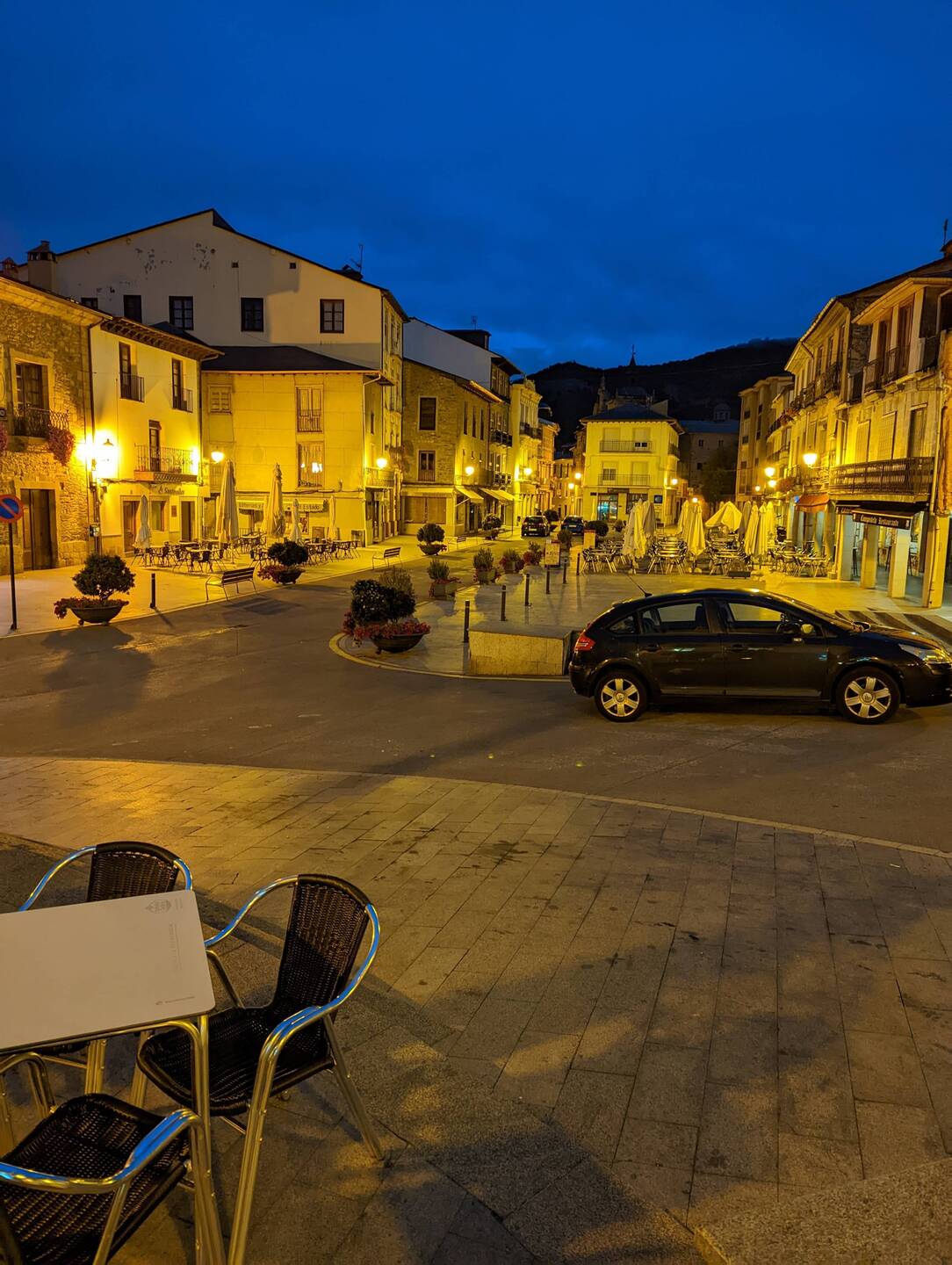 Leaving Villafranca del Bierzo 0815, 48°