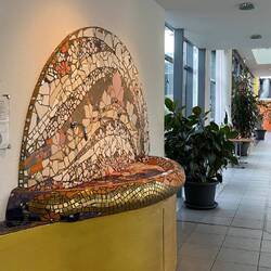 Ein Wasserbrunnen im Yoga Vidya Ashram