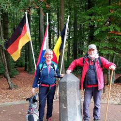 50 m dahinter, daß Dreiländereck!