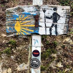 Love this homemade directional sign