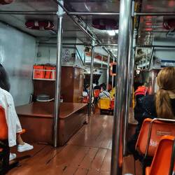 Fahrt mit dem Boot zum Asiatipue the Riverfront