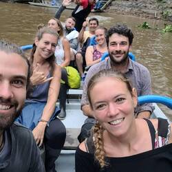Euses Reisegrüppli, 2 Engländer, 1 Spanierin, 1 Italiener und 3 Schwiizer 😁