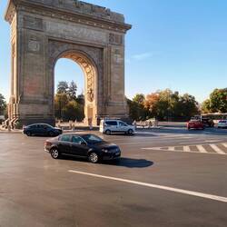 Arch of Triumph in Bucharest has 6 lanes around it.