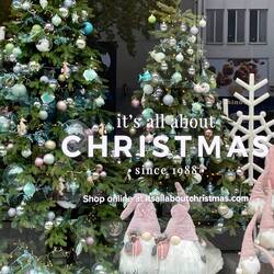 The most fabulous Christmas store i have ever seen