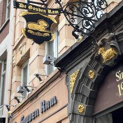 I love the old fashioned shingles